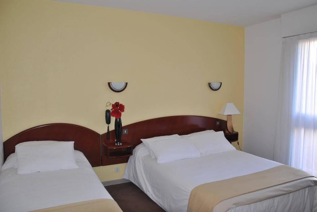 Hotel Le Ty-Lann Saint-Ave Экстерьер фото